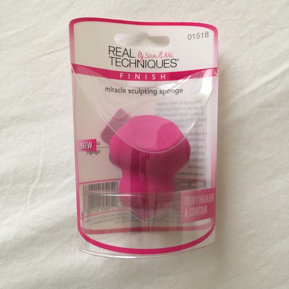 4/$10 Real Techniques Miracle Sculpting Sponge